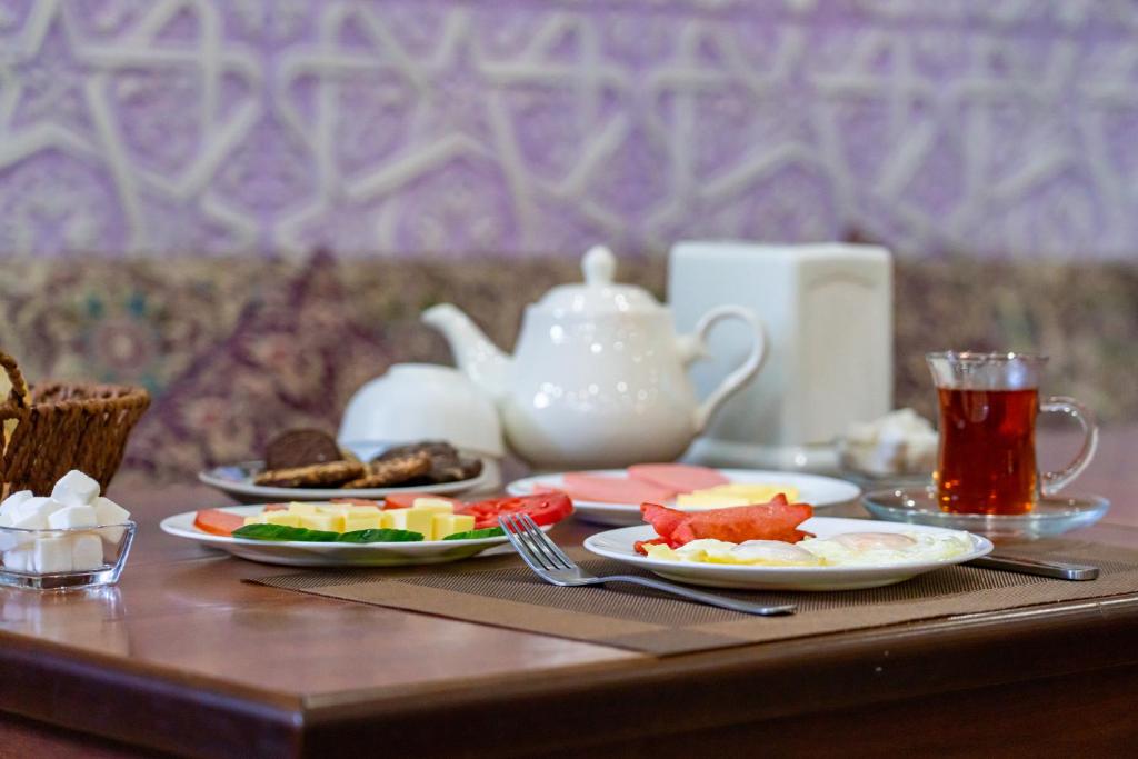 Gallery Hotel and Hostel