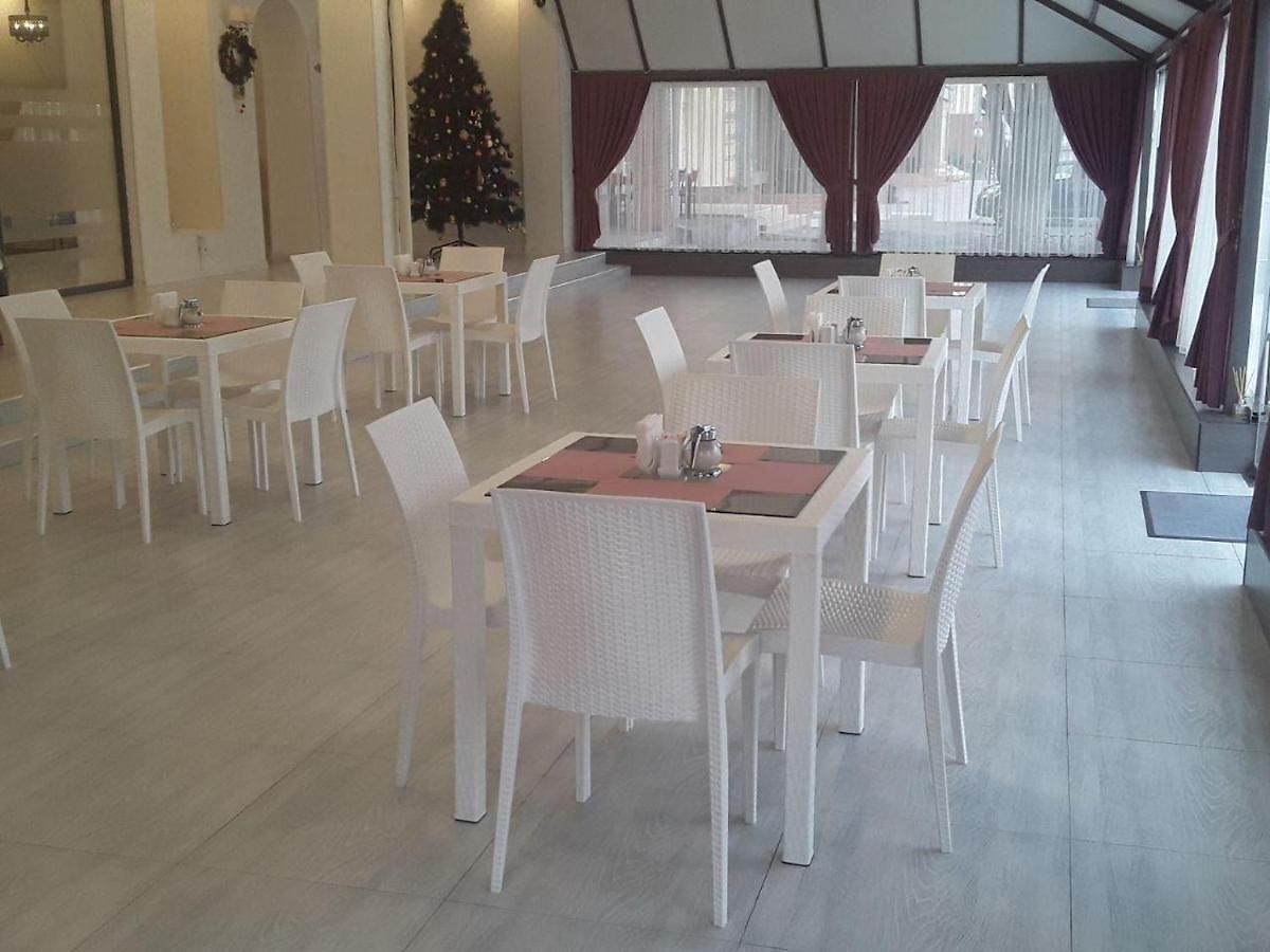 Azmir Hotel