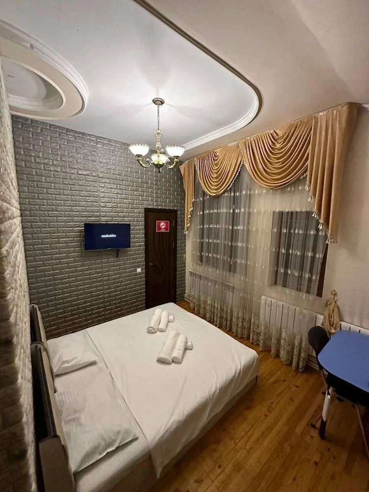 Next Hotel