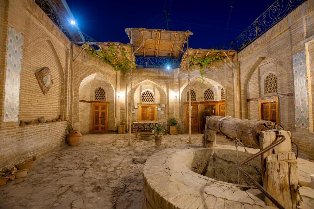 Karavansaray Xurjin Old