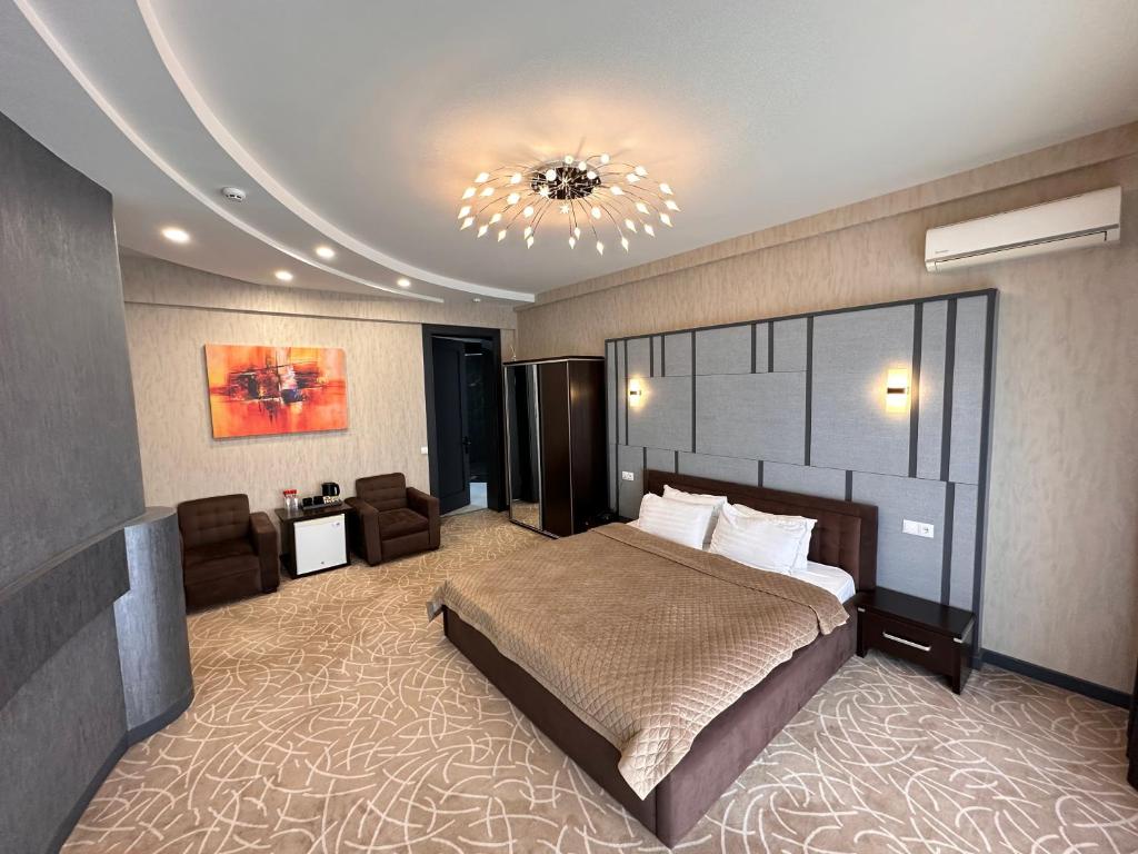 Astor Hotel