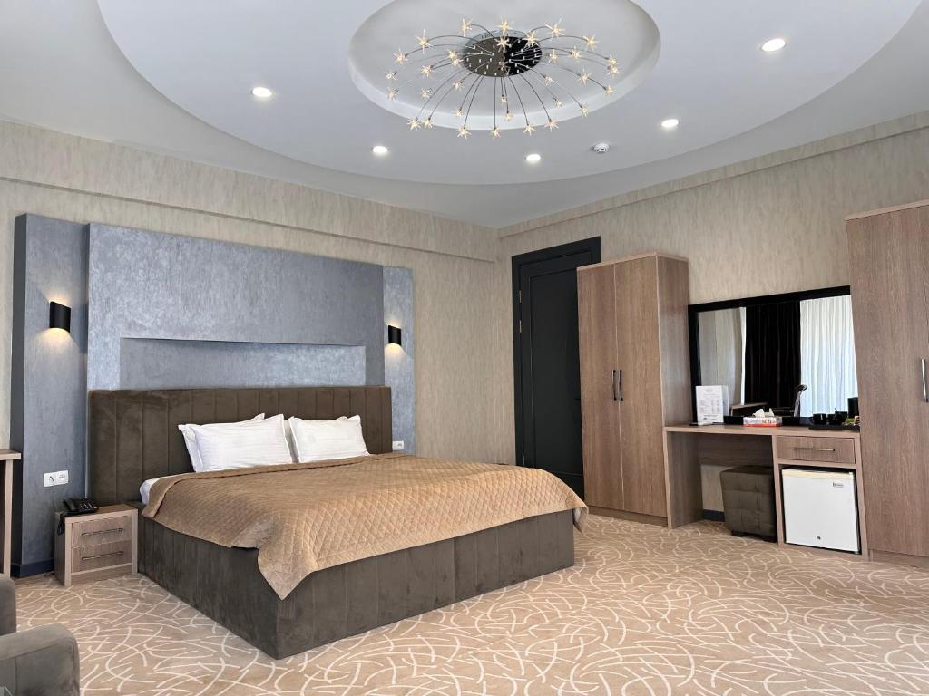 Astor Hotel