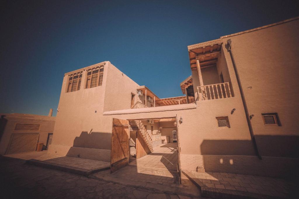 Oqilanur Guest House