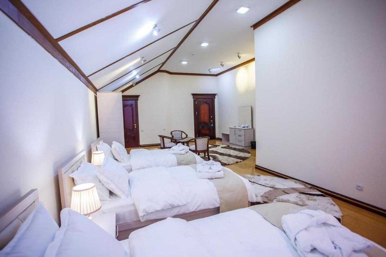 Izumrud Hotel