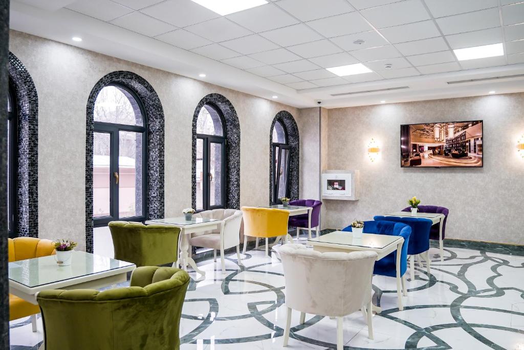 Level Business Hotel