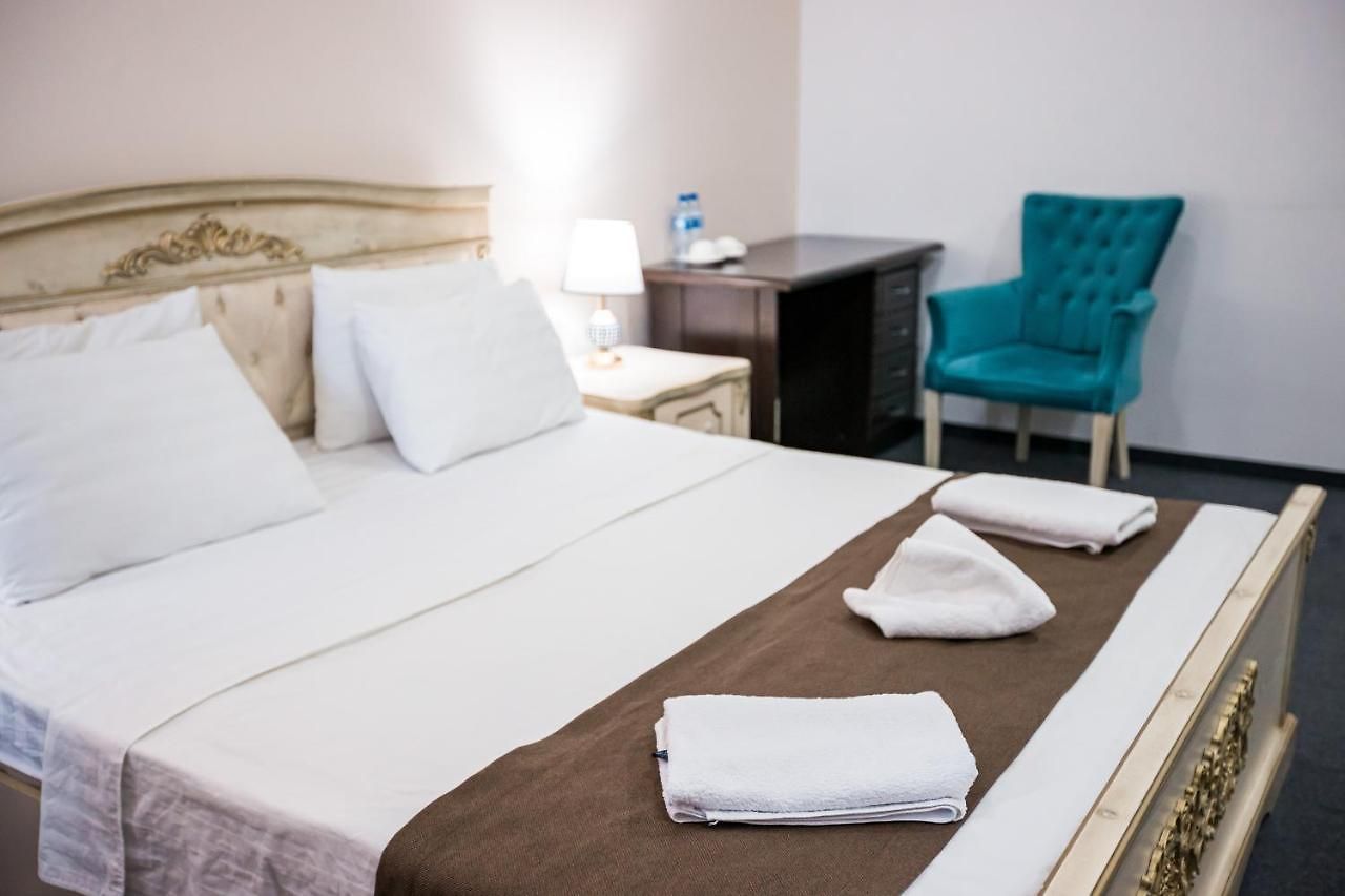 Triangle Hotel