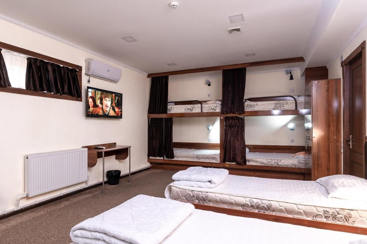 Hostel Makon