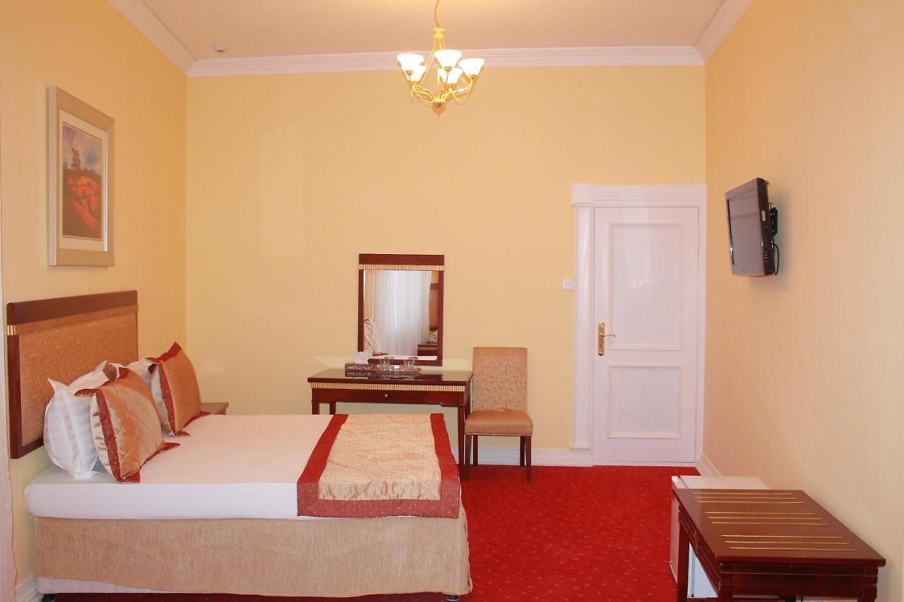 Diamond Plaza Hotel