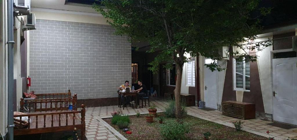 Gallery Hotel and Hostel