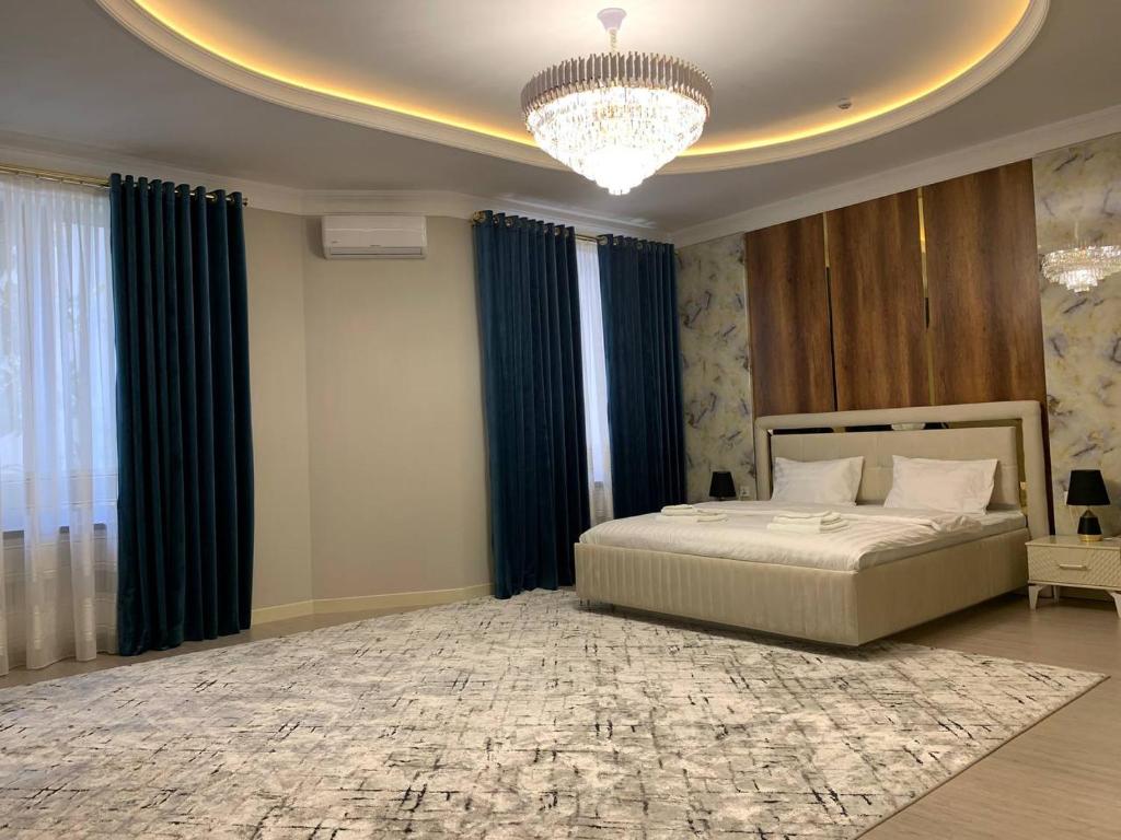 Nur Makon Hotel