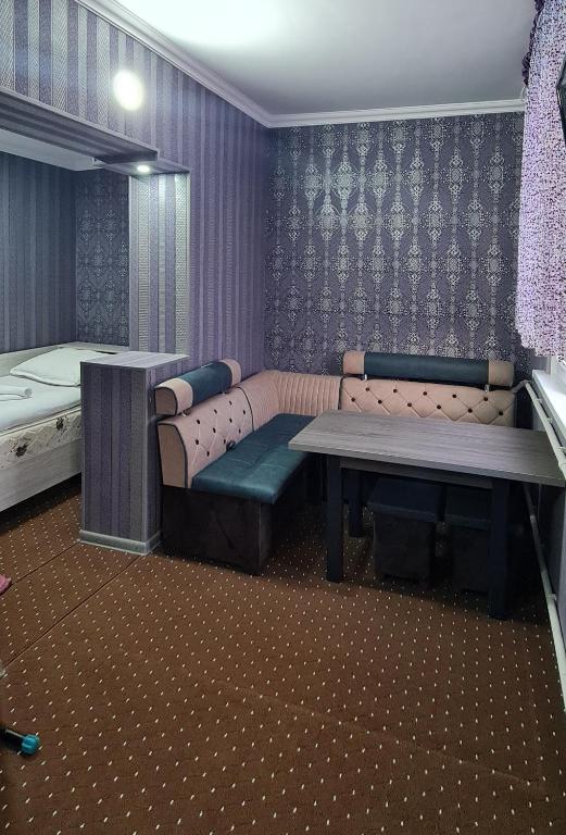 Status House