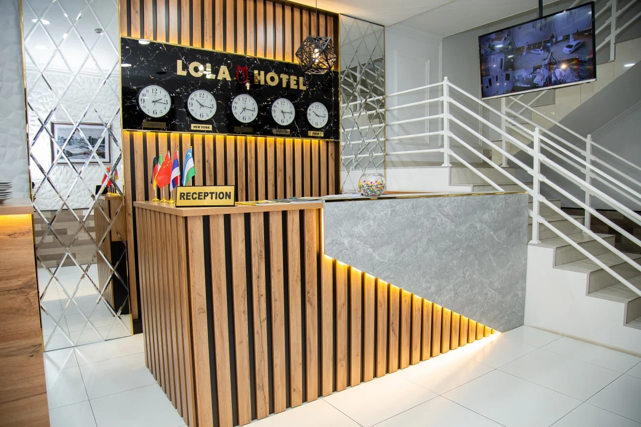 Lola Hotel
