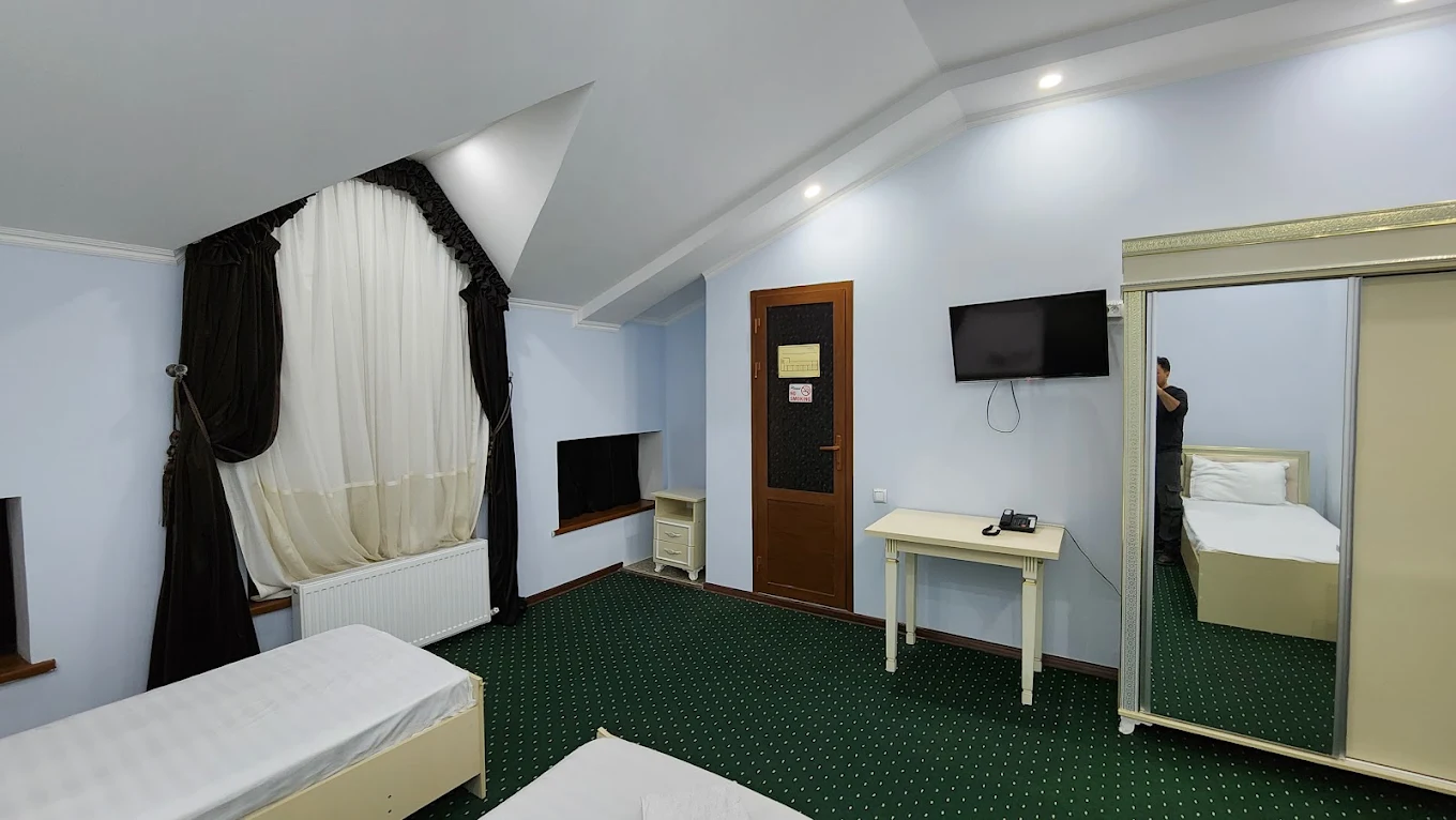 Ifor Hotel