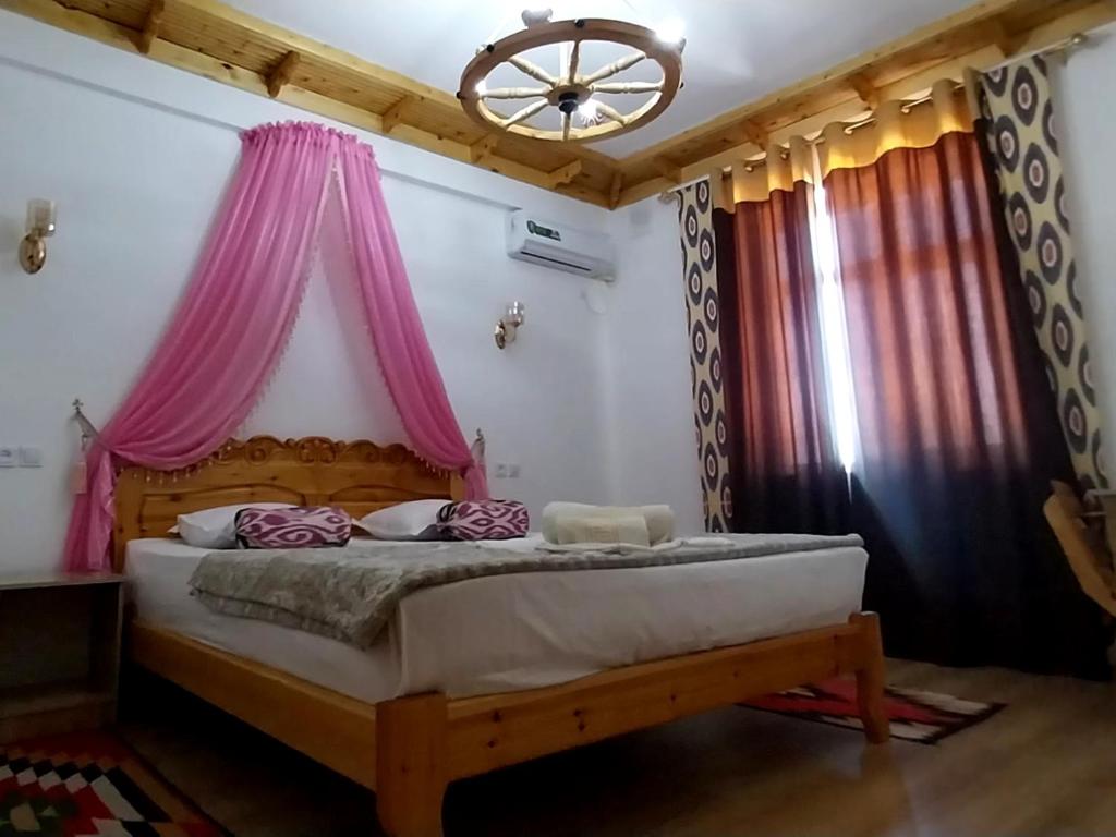 Nazira Guest House