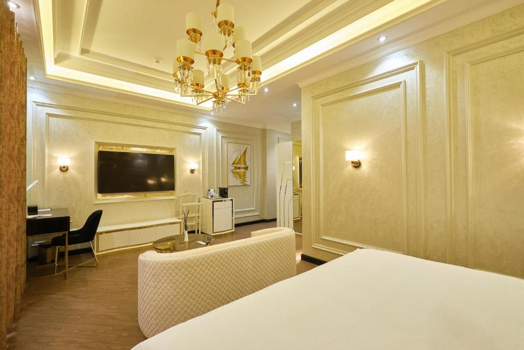 East Star Hotel