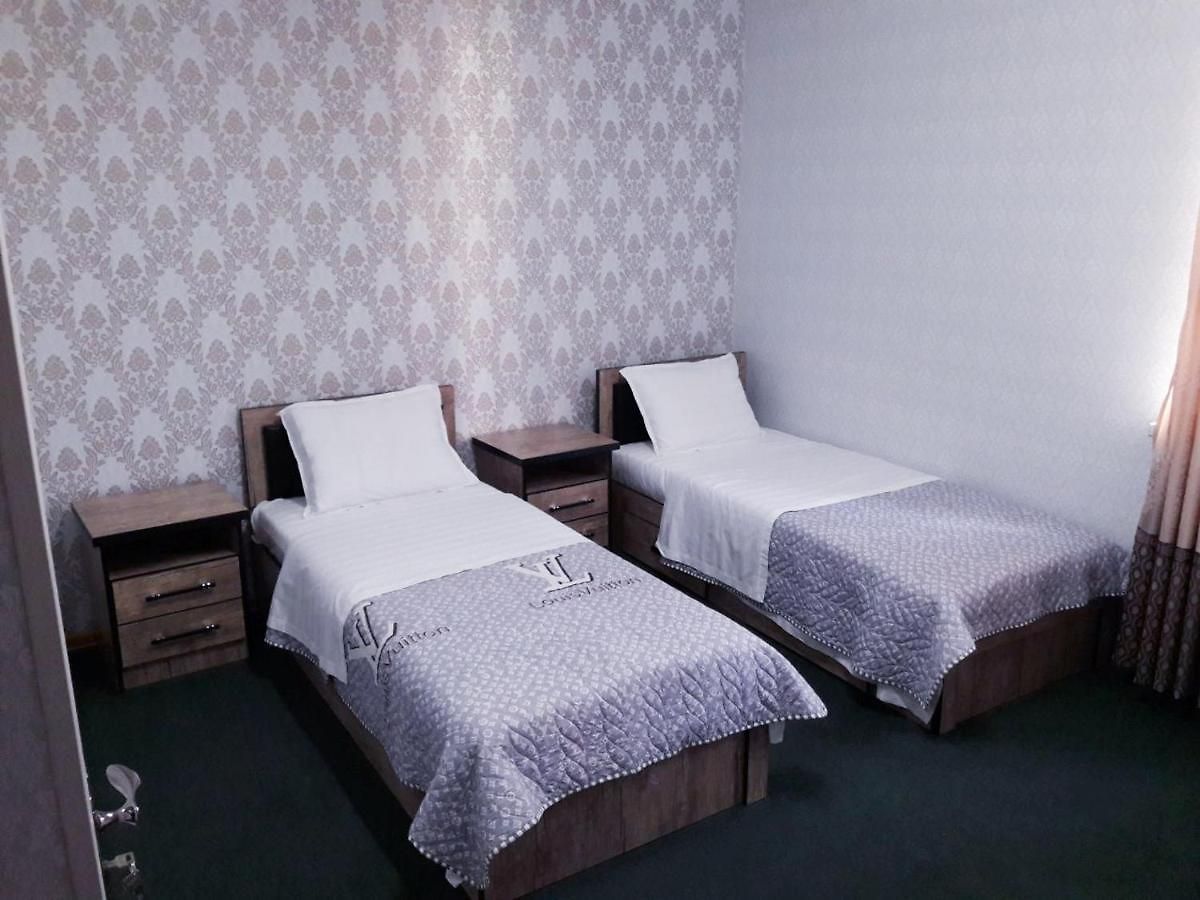 Max Hostel
