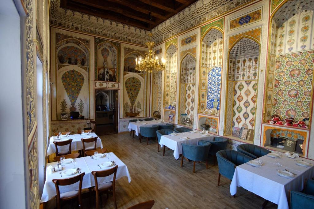 Lyabi-House Hotel