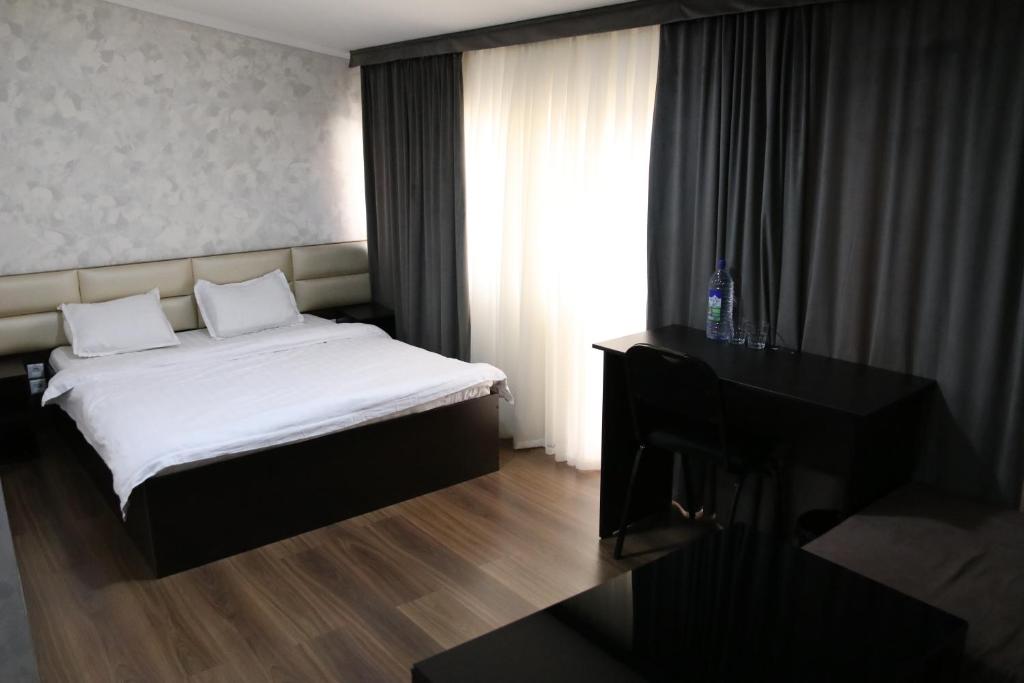 Отель The Oreon Inn