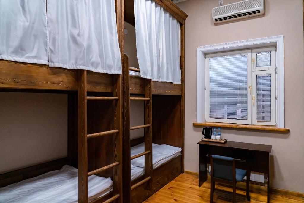 Gallery Hotel and Hostel