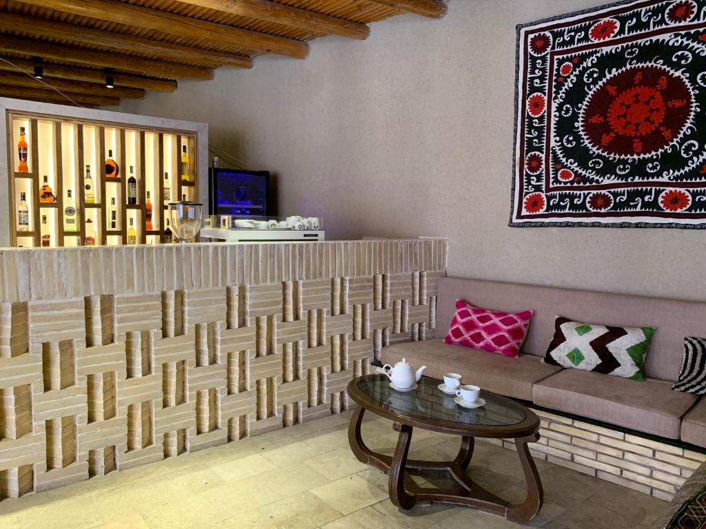 Lyabi-House Hotel