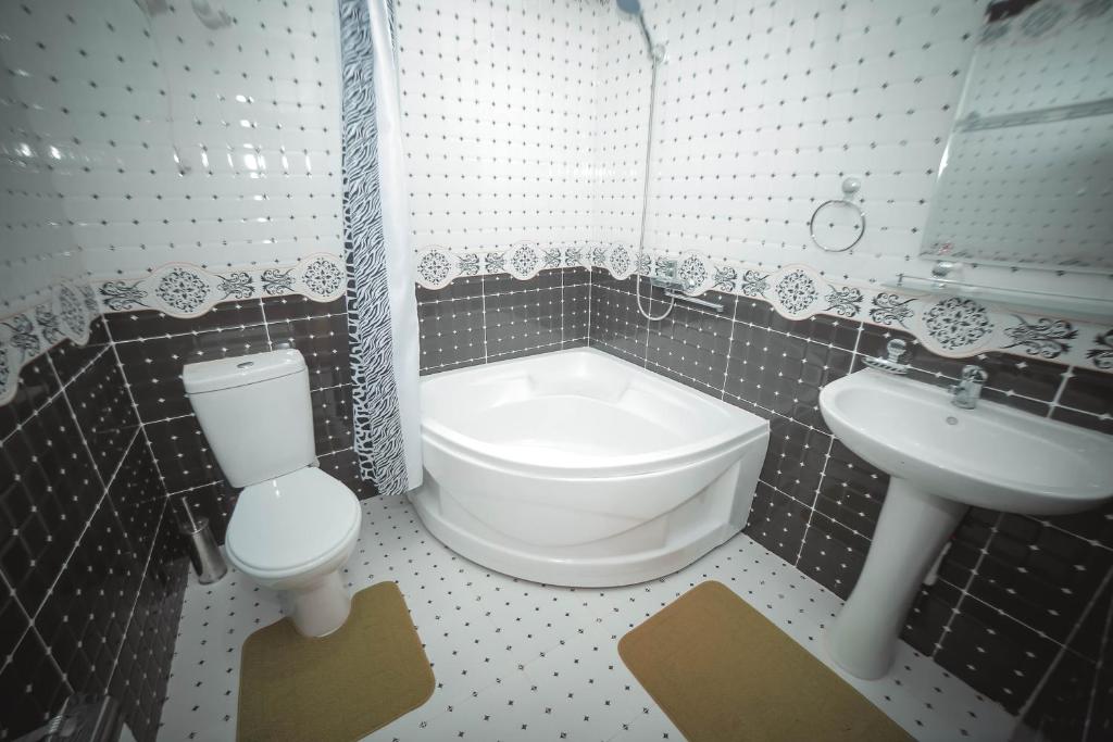 Oqilanur Guest House