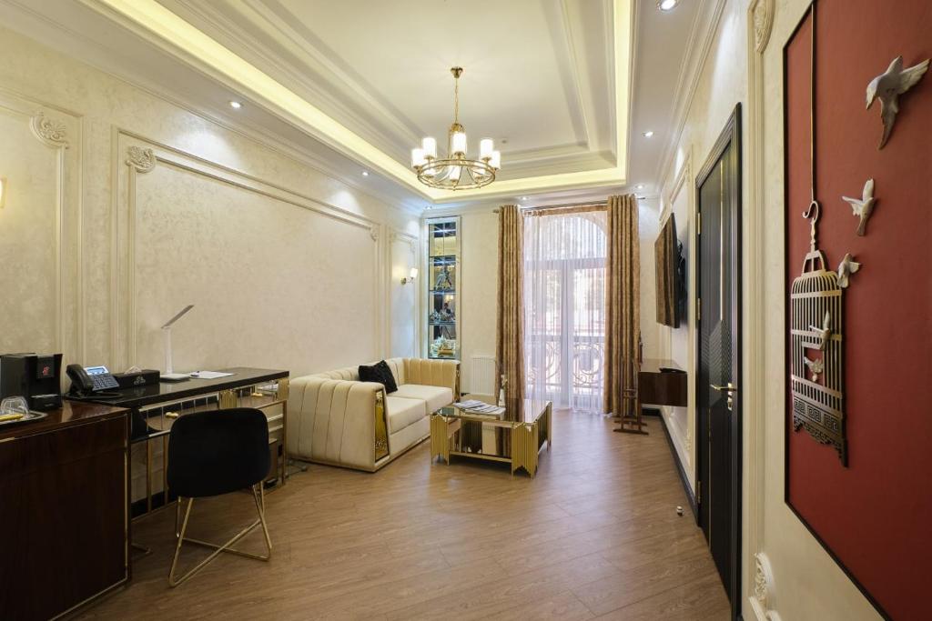 East Star Hotel