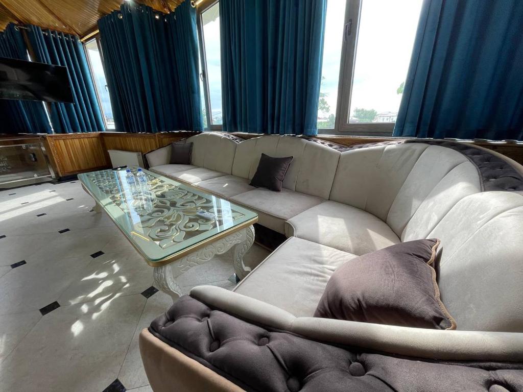 Ramziya Nur Hotel