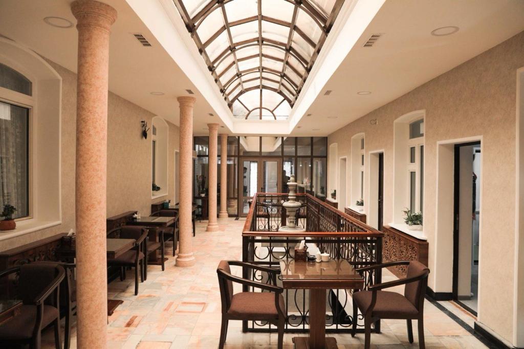 Karavan Street Hotel