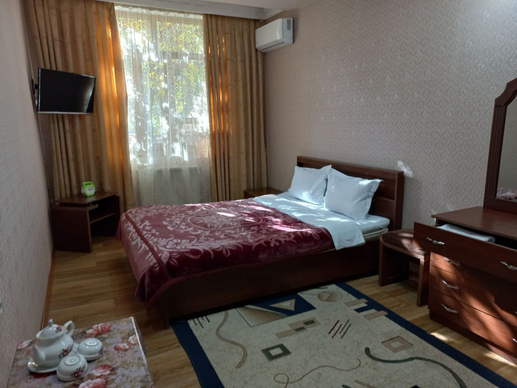Aziz Mehmon Hotel