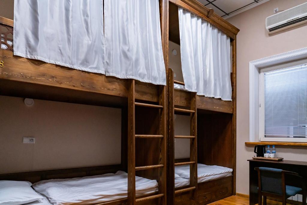 Gallery Hotel and Hostel