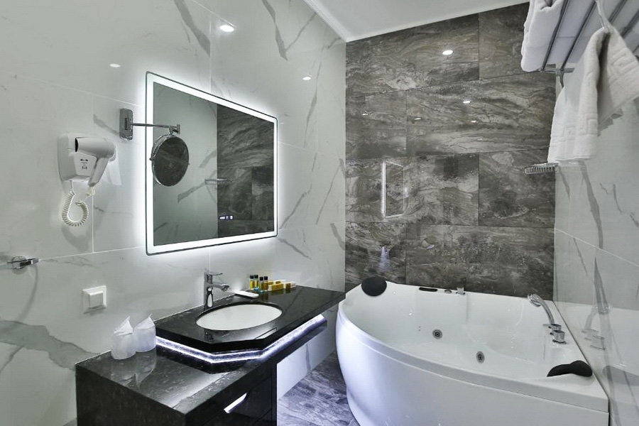 Paradise Plaza Luxury Hotel