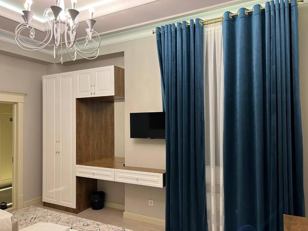 Nur Makon Hotel
