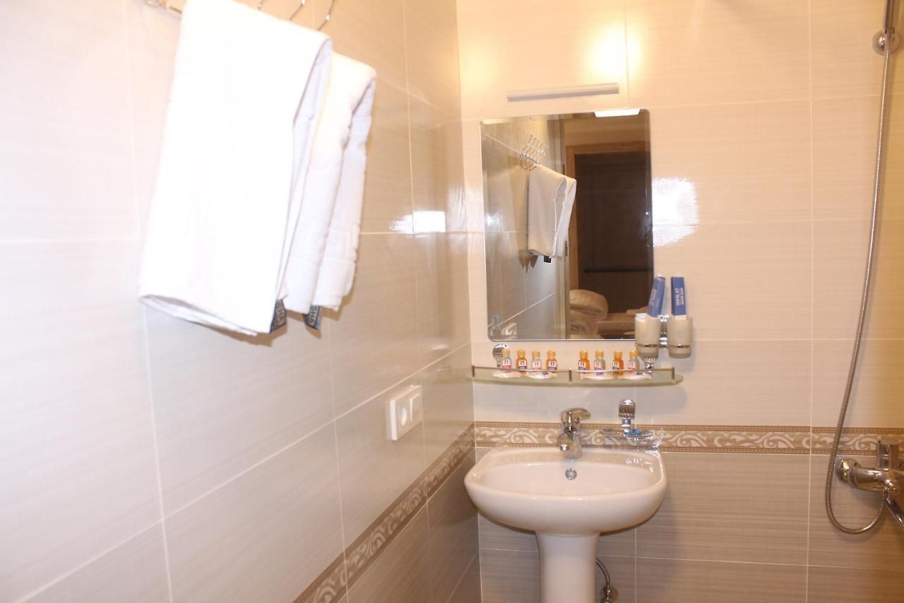 Azmir Hotel