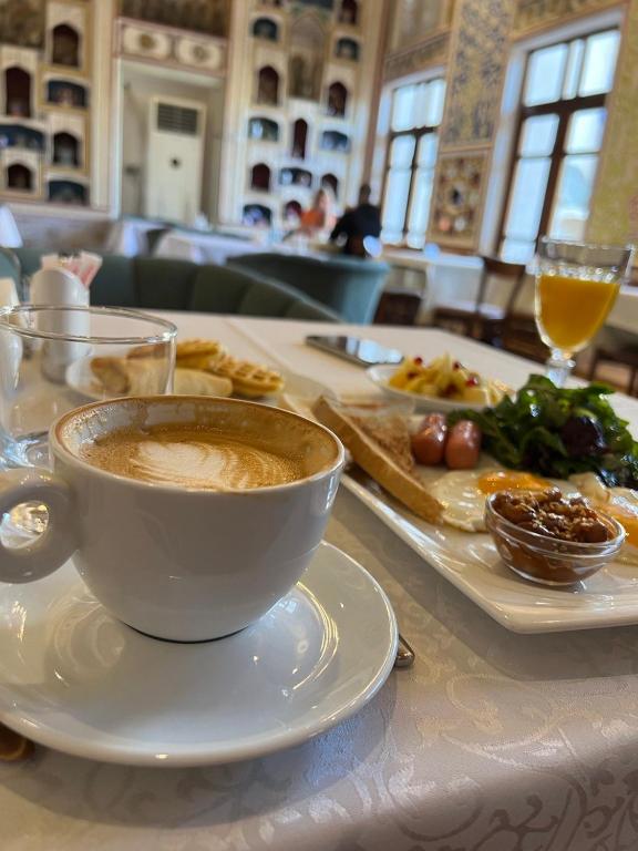 Lyabi-House Hotel