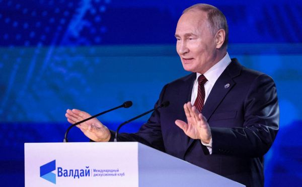 弗拉基米尔*普京计划分配资金用于保存阿姆河和锡尔河