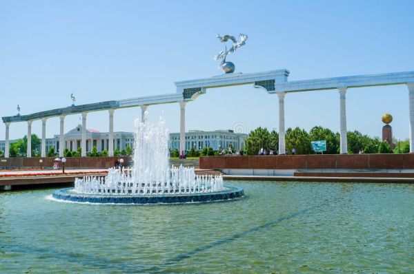 Independence Square (Mustakillik Square)