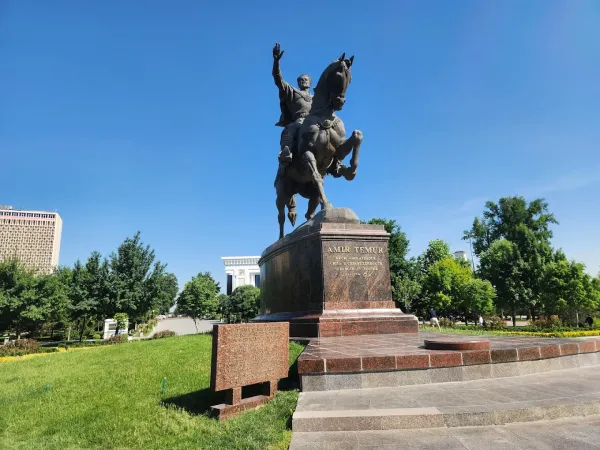 Сквер Амира Тимура