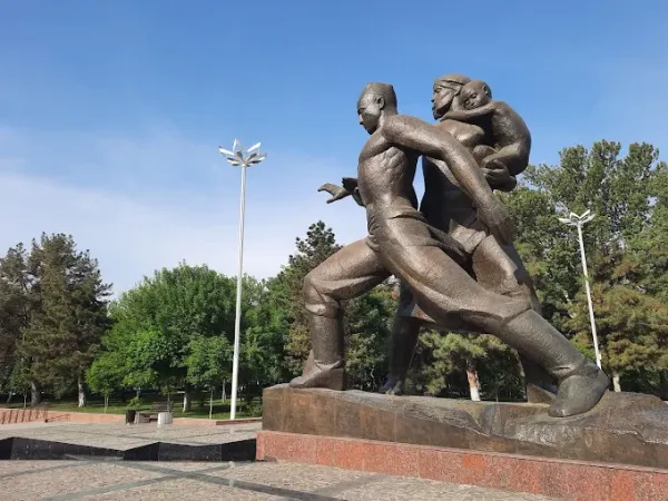 Монумент «Мужество»