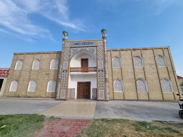 Kamol-qozi madrasasi