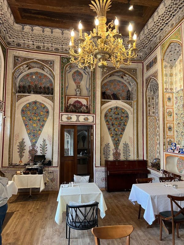 Ayvon Restaurant