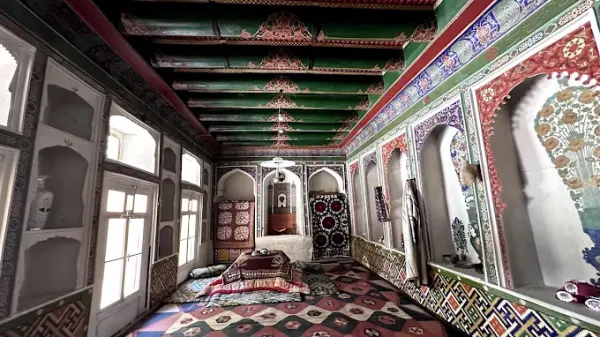 Sadriddin Ayniy uy-muzeyi