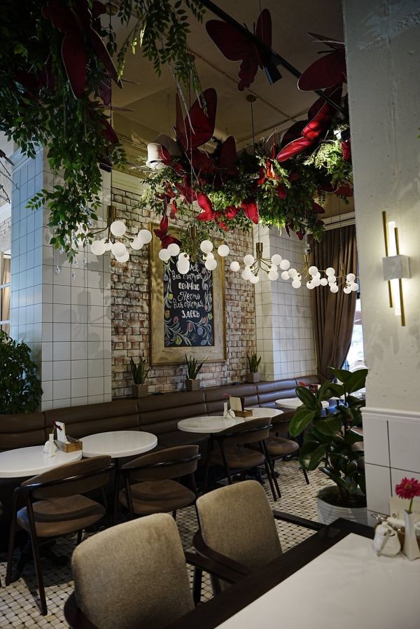Benedict Cafe