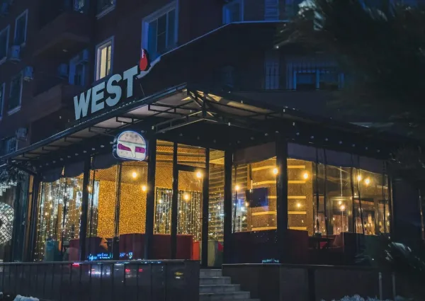 Cafe West