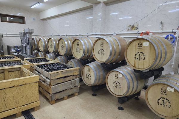 UZUMFERMER Family Winery