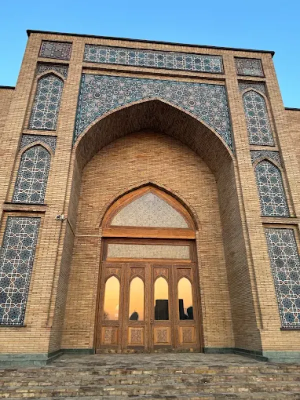 Мавзолей Хазрати Имам