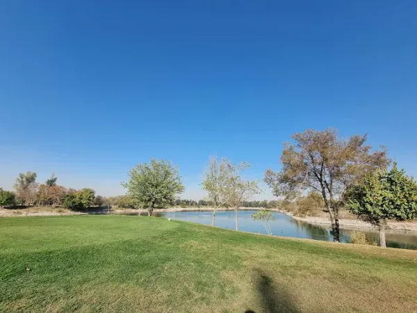 Golf Club on the Lakes