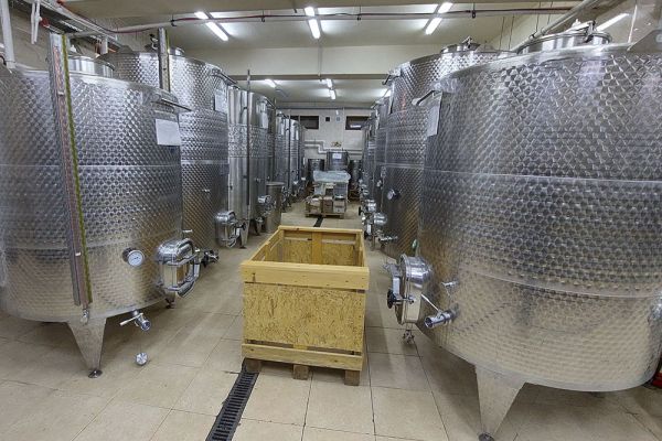 UZUMFERMER Family Winery