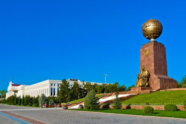 Independence Square (Mustakillik Square)
