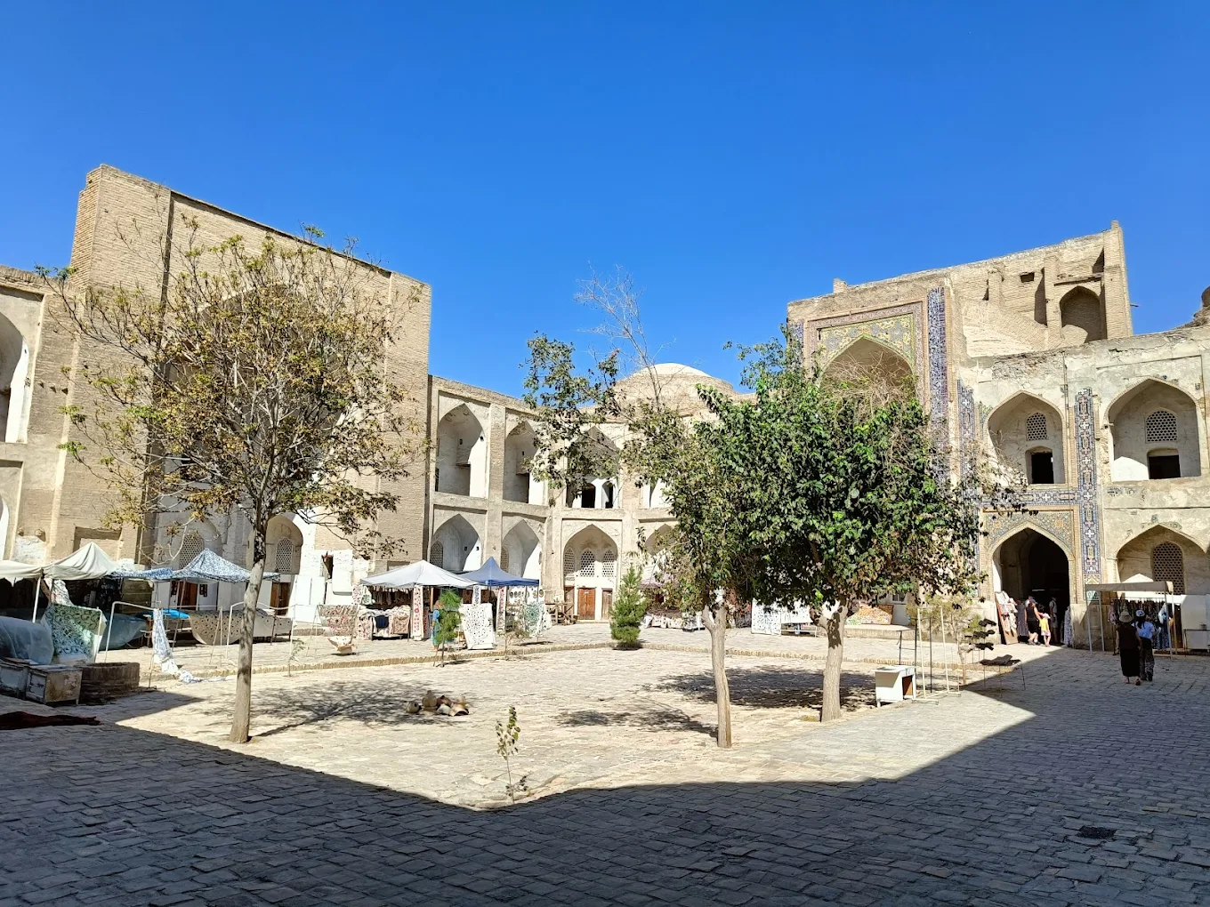 Медресе Абдулазиз-хана