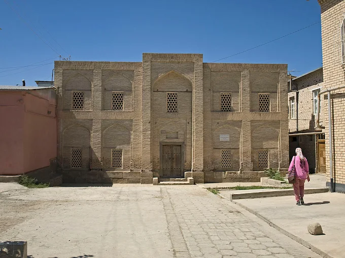 Медресе Истеза